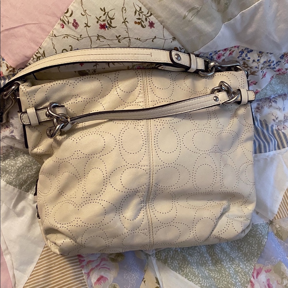 💯 AUTH COACH BROOKE PERFORATED HOBO